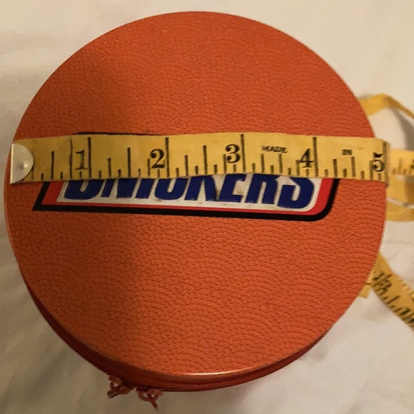 2003 Snickers Football Tin Canister (Empty) With Zippered Lid - Picture 5 of 7